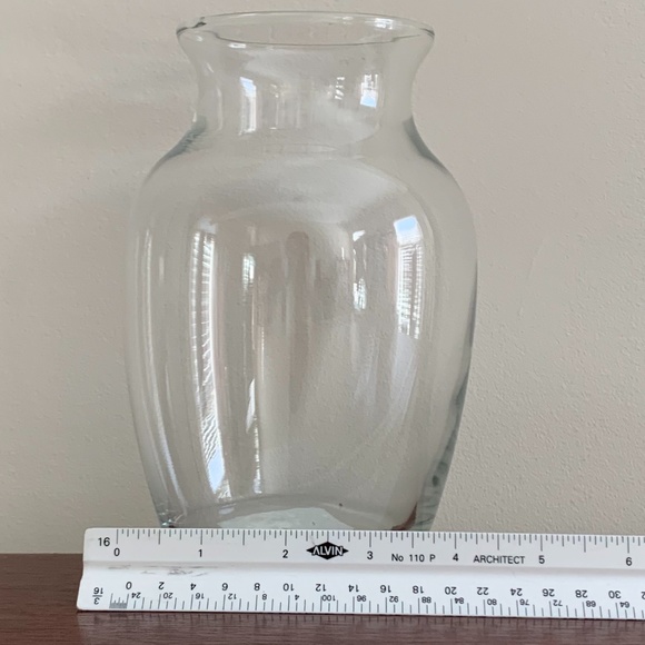 New!  Clear Glass Vase 7" High - Picture 3 of 6